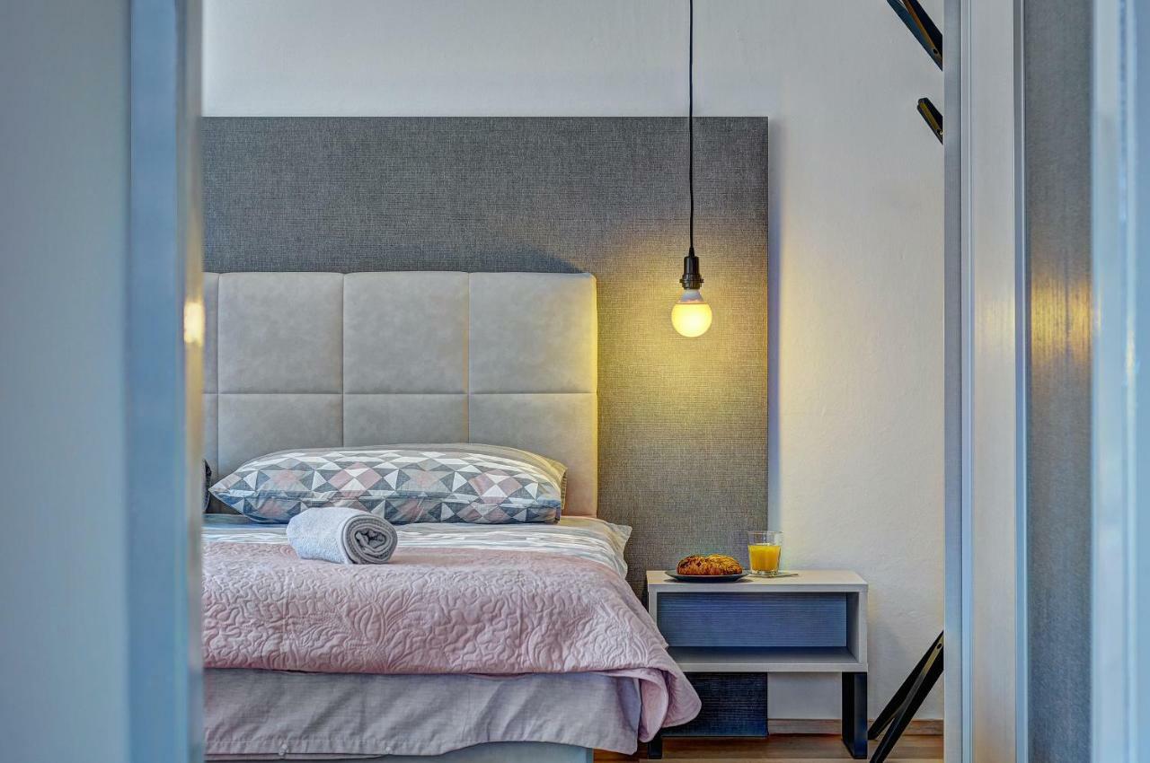 Lola App In City Center, 4+1 Pax Pula Ngoại thất bức ảnh